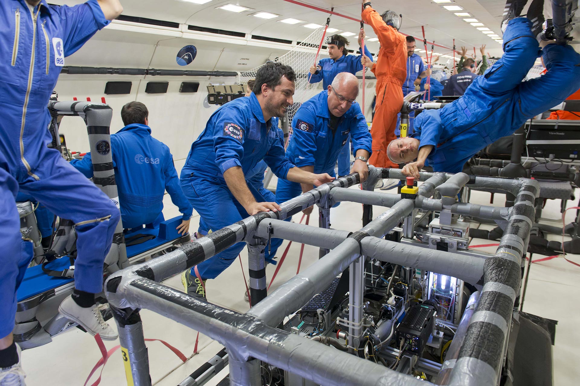 In Quattro team testing the two-phase cooling loop during a parabolic flight